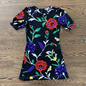 Nieves Lavi Floral Print Mini Dress